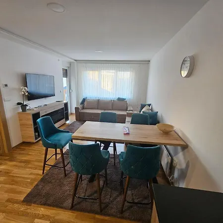 Vip Ogi 124 דירה *