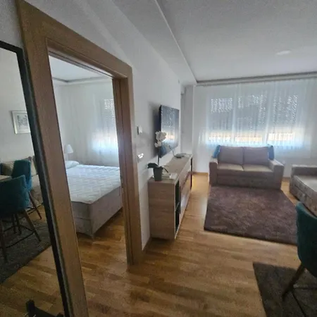 Vip Ogi 124 דירה *